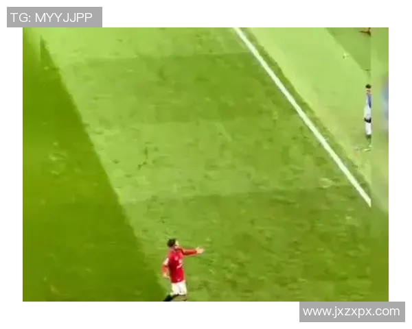 足球巨星精准长传瞬间展现实力与团队配合的完美结合 足球巨星精准长传瞬间展现实力与团队配合的完美结合