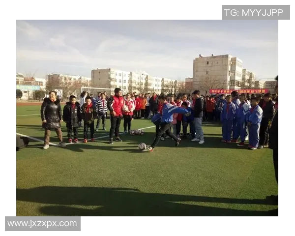 以风物足球星卡为纽带探索球员风采与文化魅力交融之旅 以风物足球星卡为纽带探索球员风采与文化魅力交融之旅