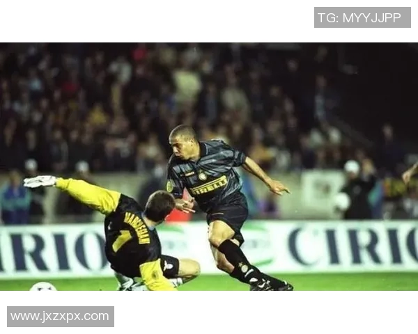 足球明星独特技艺大揭秘 盘点球场上最擅长的招牌动作 足球明星独特技艺大揭秘 盘点球场上最擅长的招牌动作