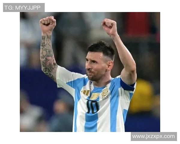 万有引力与足球之星碰撞:从梅西到C罗的传奇旅程与球场魅力 万有引力与足球之星碰撞:从梅西到C罗的传奇旅程与球场魅力